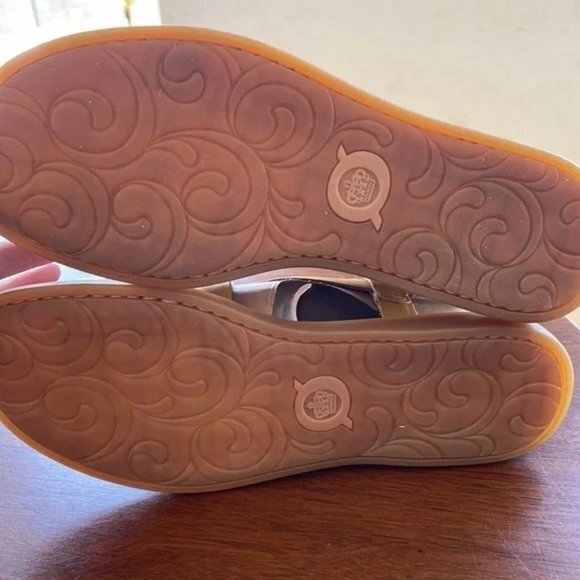 NEW Born Inya Crossover Sandal YELLOW LEATHER Womens Size 6M Shoes - Picture 6 of 6